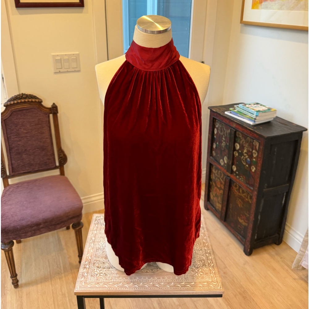 go BY GOSILK For It Cutaway Top - Barn